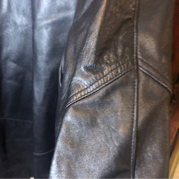 Leather vintage jacket. Oversized small. Fits Large - Picture 11 of 12